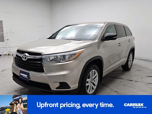 Tan 2016 Toyota Highlander LE