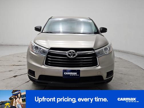 Tan 2016 Toyota Highlander LE