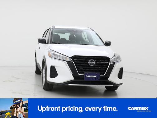 White 2024 Nissan Kicks S