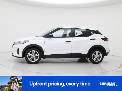 White 2024 Nissan Kicks S