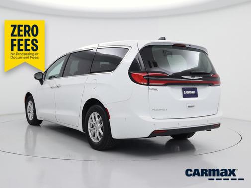 White 2023 Chrysler Pacifica Touring L