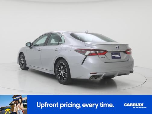 2022 Toyota Camry Hybrid SE