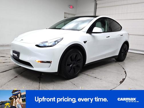 White 2024 Tesla Model Y Long Range