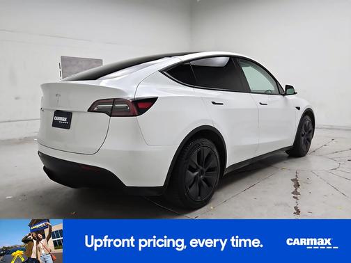 White 2024 Tesla Model Y Long Range