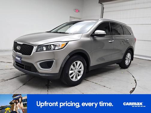 Silver 2018 Kia Sorento LX