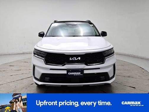 White 2022 Kia Sorento SX
