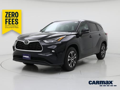 Black 2024 Toyota Highlander XLE
