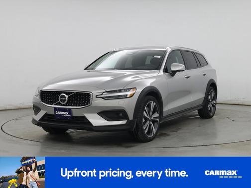 2025 Volvo V60 Cross Country B5 Plus