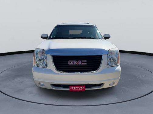 White Diamond Tri-Coat 2011 GMC Yukon SLT