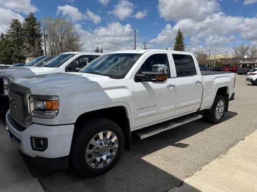 White 2016 GMC Sierra 2500 Denali