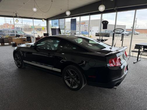 2010 Ford Shelby GT500 Base