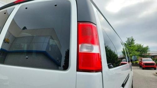 2024 Chevrolet Express 3500 LT