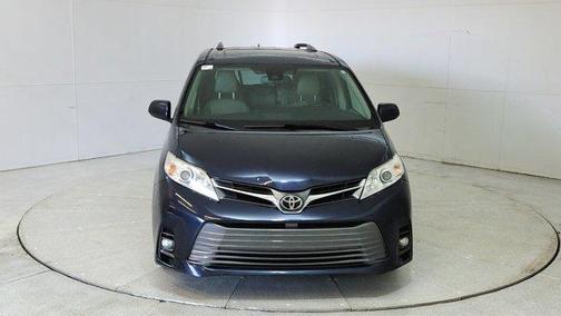 2018 Toyota Sienna XLE
