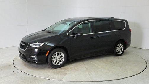 2023 Chrysler Pacifica Touring-L