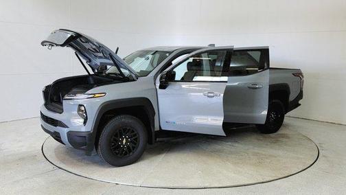 2025 Chevrolet Silverado EV LT