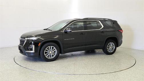 Mosaic Black Metallic 2022 Chevrolet Traverse LT Leather