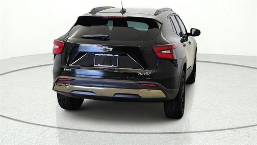 Mosaic Black Metallic 2026 Chevrolet Trax ACTIV