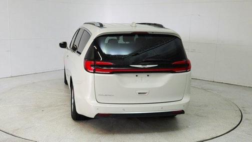 2021 Chrysler Pacifica Touring-L