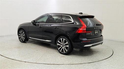2023 Volvo XC60 B5 Ultimate Bright Theme