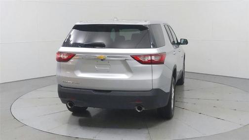 Silver Ice Metallic 2020 Chevrolet Traverse LS