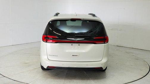 2021 Chrysler Pacifica Touring-L
