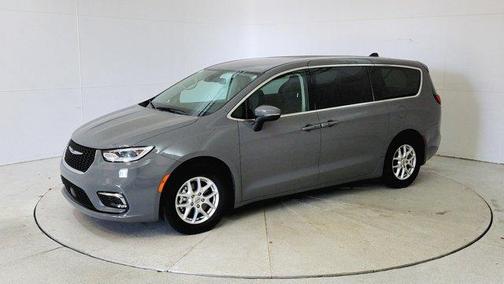 2023 Chrysler Pacifica Touring-L