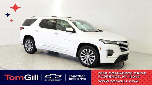 Iridescent Pearl Tricoat 2023 Chevrolet Traverse Premier