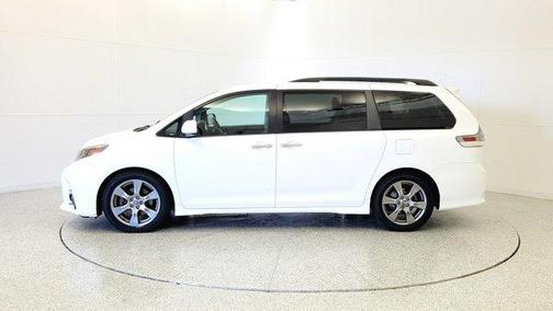2019 Toyota Sienna SE