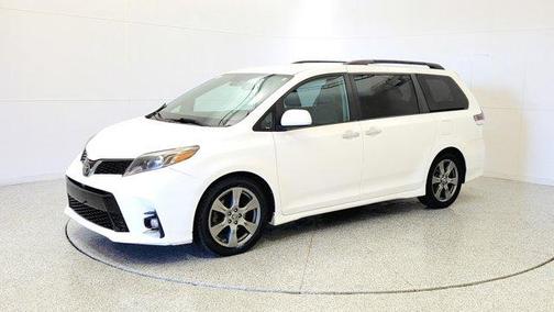 2019 Toyota Sienna SE