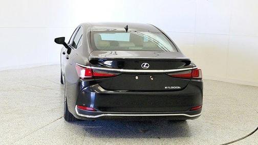 2020 Lexus ES 300h Base