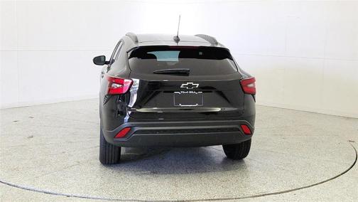 Mosaic Black Metallic 2026 Chevrolet Trax LT