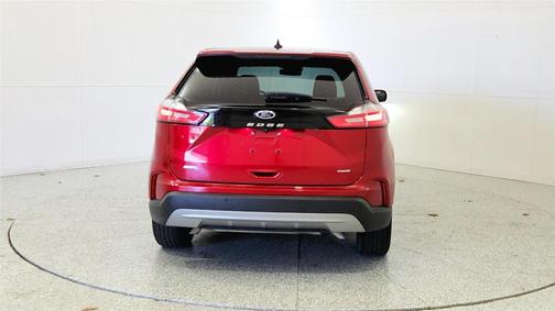Rapid Red Metallic Tinted Clearcoat 2022 Ford Edge SEL