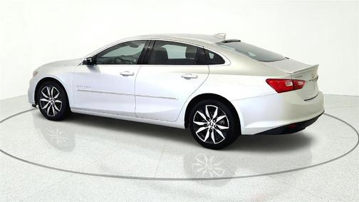Silver Ice Metallic 2018 Chevrolet Malibu LT