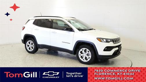Bright White Clearcoat 2024 Jeep Compass Latitude