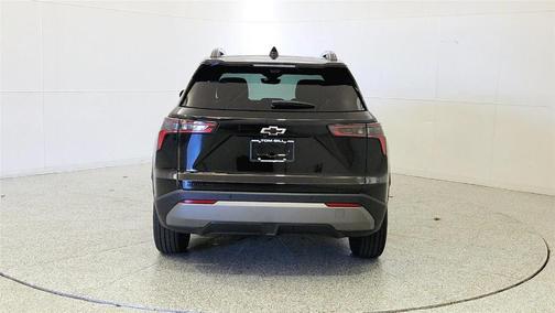 Mosaic Black Metallic 2026 Chevrolet Equinox LT
