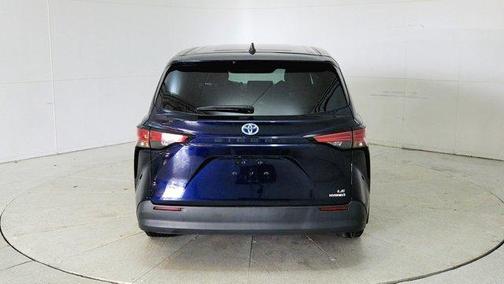 2021 Toyota Sienna LE