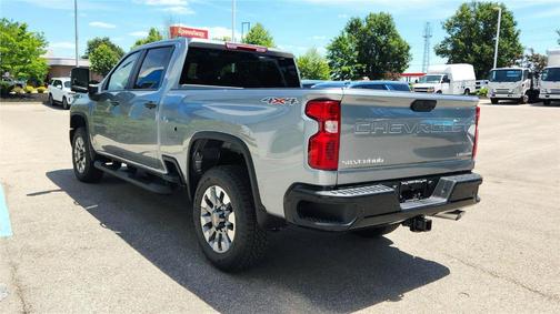 Sterling Gray Metallic 2026 Chevrolet Silverado 2500 Custom