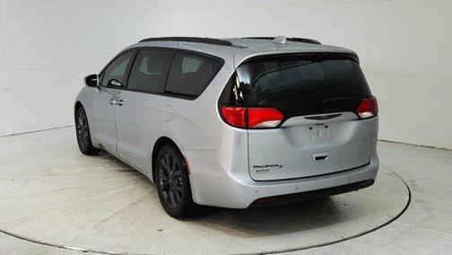 2020 Chrysler Pacifica Touring-L