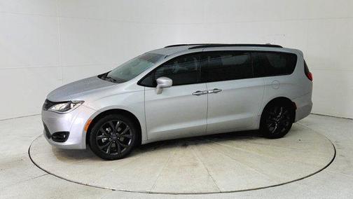 2020 Chrysler Pacifica Touring-L