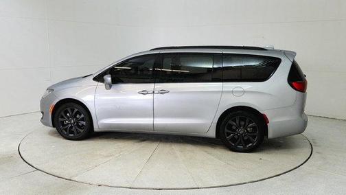 2020 Chrysler Pacifica Touring-L