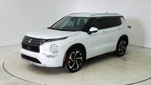 2023 Mitsubishi Outlander SEL