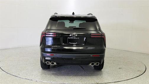 Mosaic Black Metallic 2026 Chevrolet Traverse LT