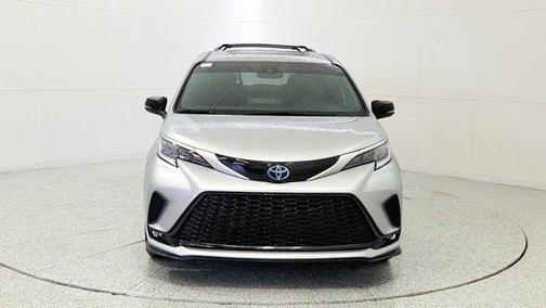 2024 Toyota Sienna LE