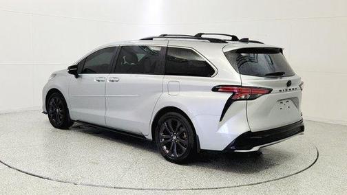 2024 Toyota Sienna LE