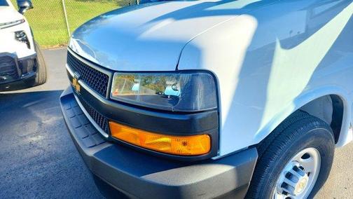2025 Chevrolet Express 3500 Work Van