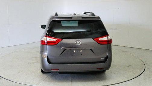 2018 Toyota Sienna XLE