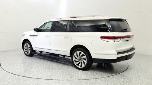 2022 Lincoln Navigator L Reserve