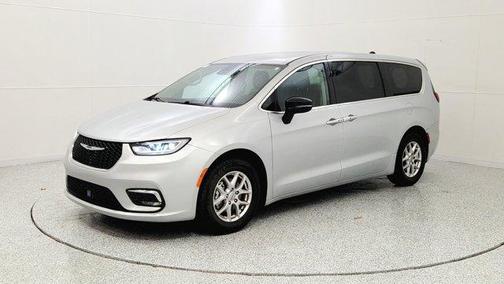 2024 Chrysler Pacifica Touring-L