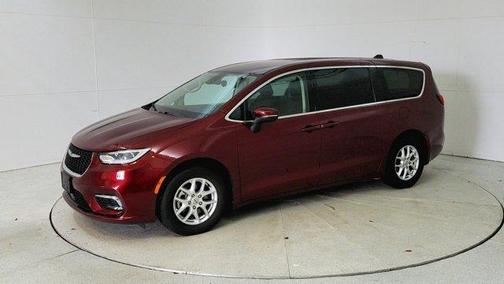 2023 Chrysler Pacifica Touring-L