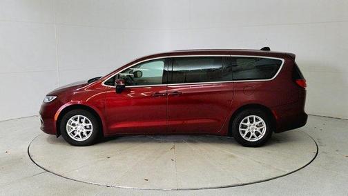 2023 Chrysler Pacifica Touring-L